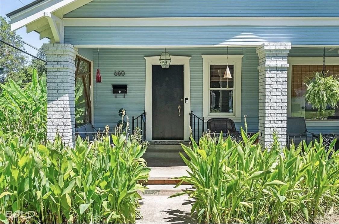 660 College St - Photo 3 of 21