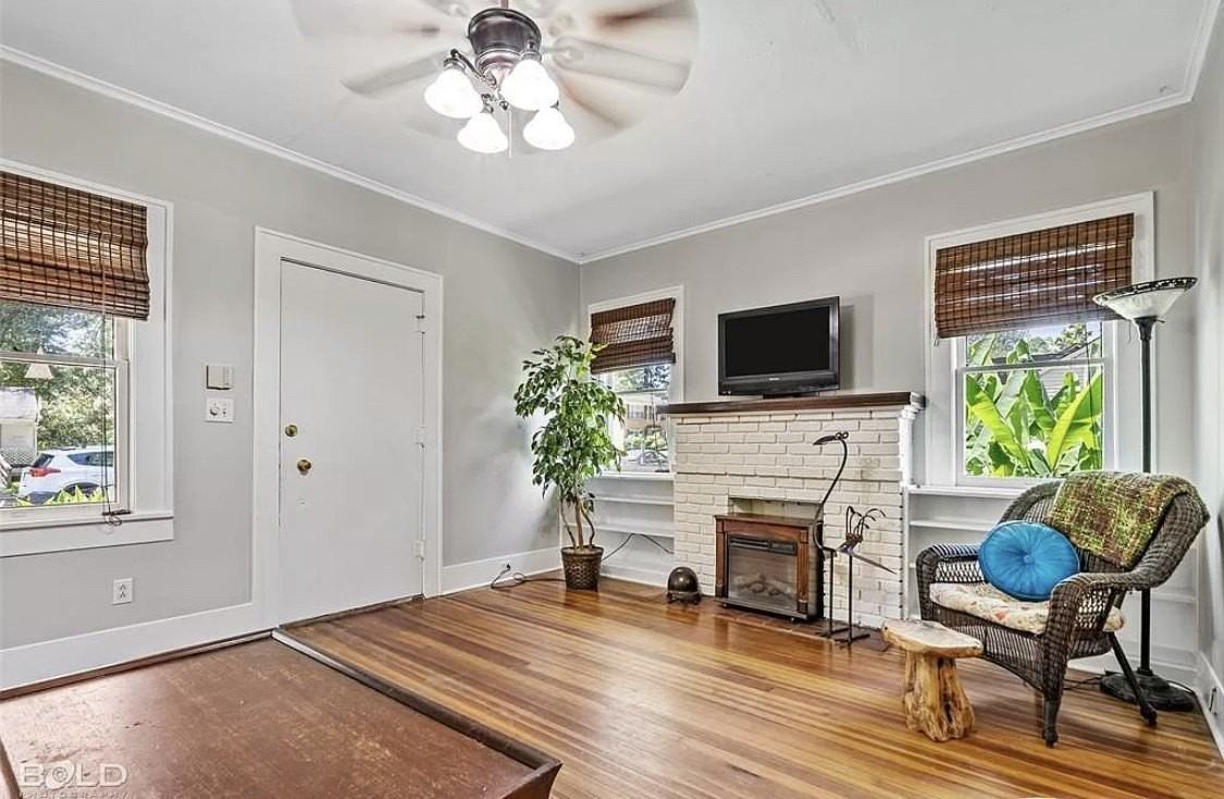 660 College St - Photo 7 of 21