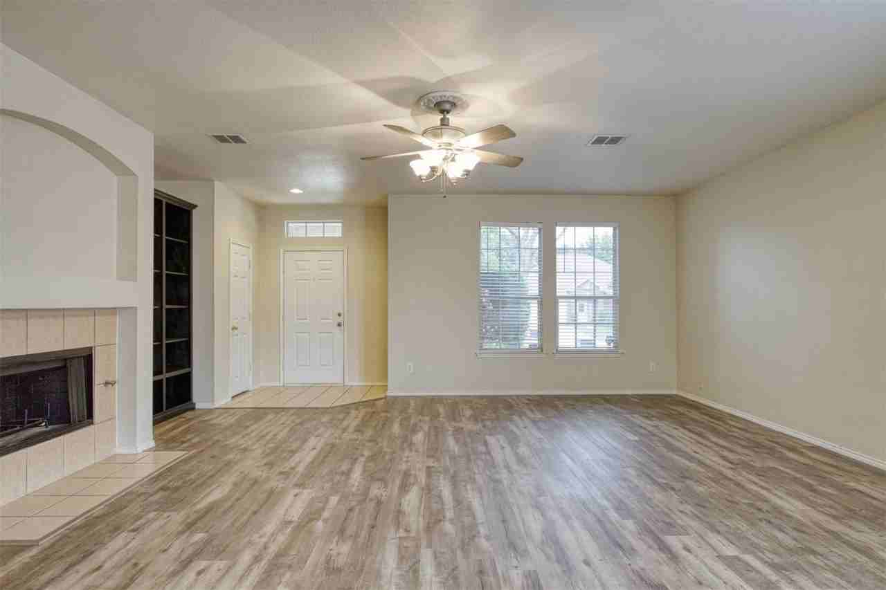 2321 Dalhart Trl - Photo 2 of 17