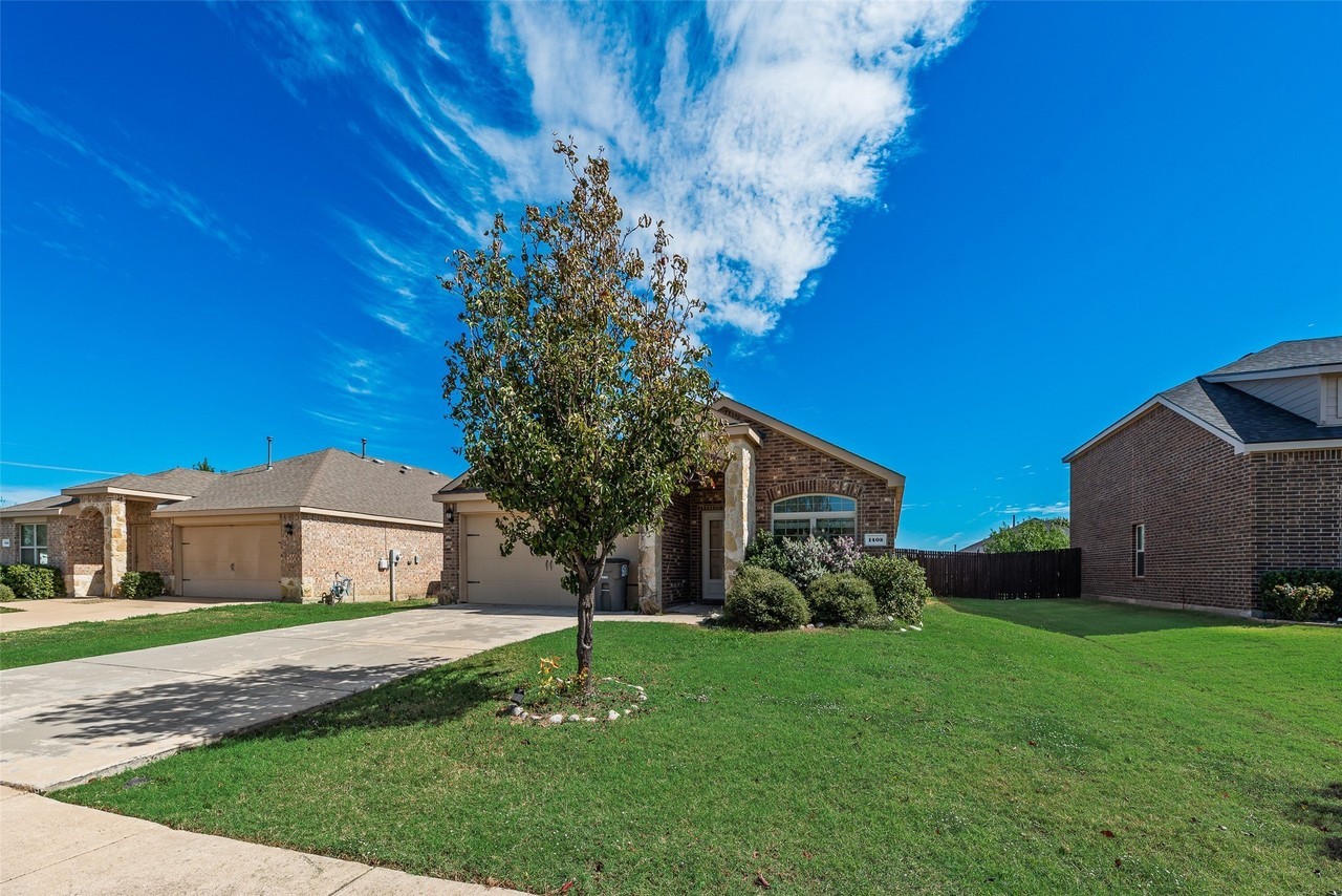 1405 Pampa Grass Dr - Photo 5 of 24