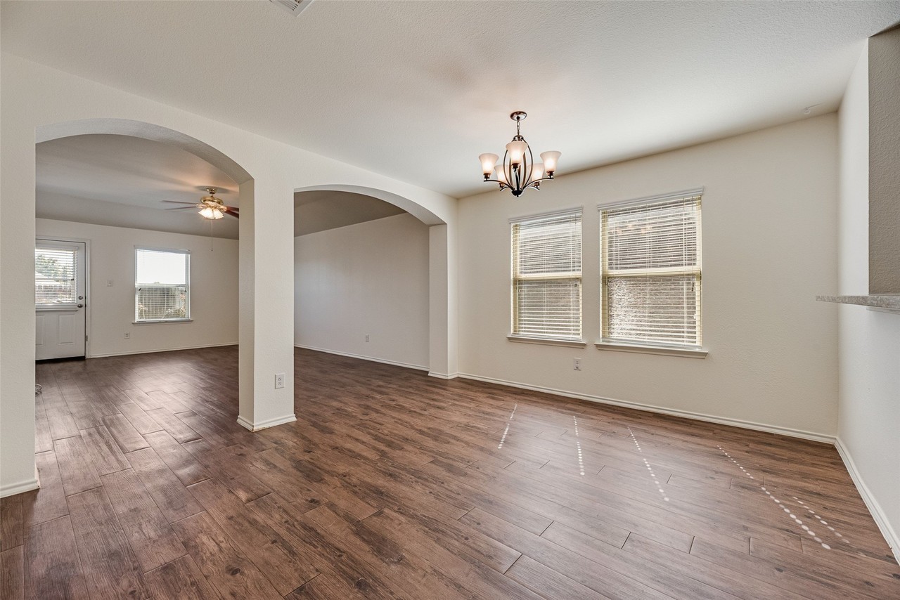 1405 Pampa Grass Dr - Photo 7 of 24