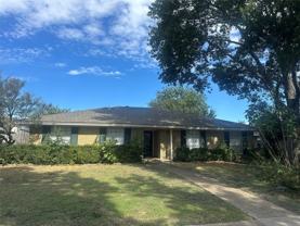 2809 Teakwood Ln - Photo 1 of 1