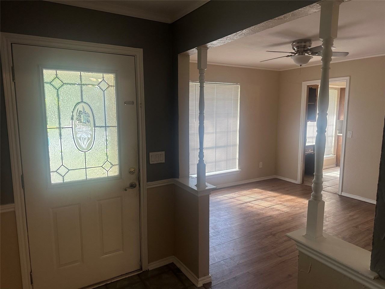 2809 Teakwood Ln - Photo 2 of 20