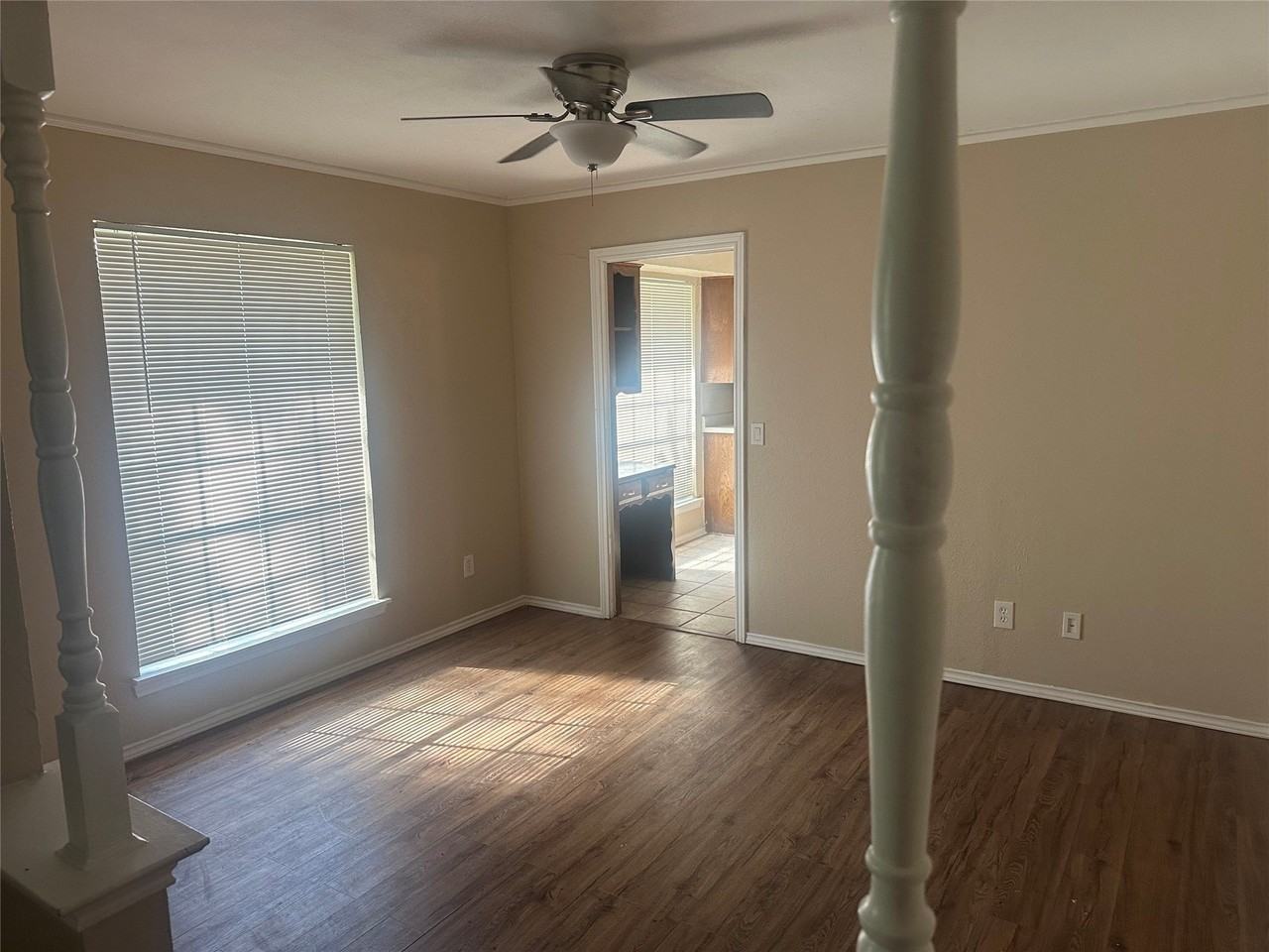 2809 Teakwood Ln - Photo 3 of 20