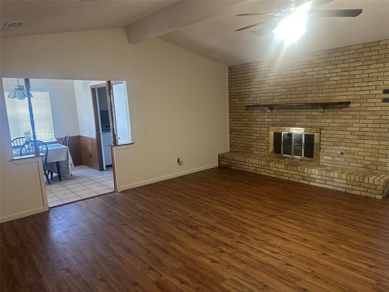 2809 Teakwood Ln - Photo 4 of 20