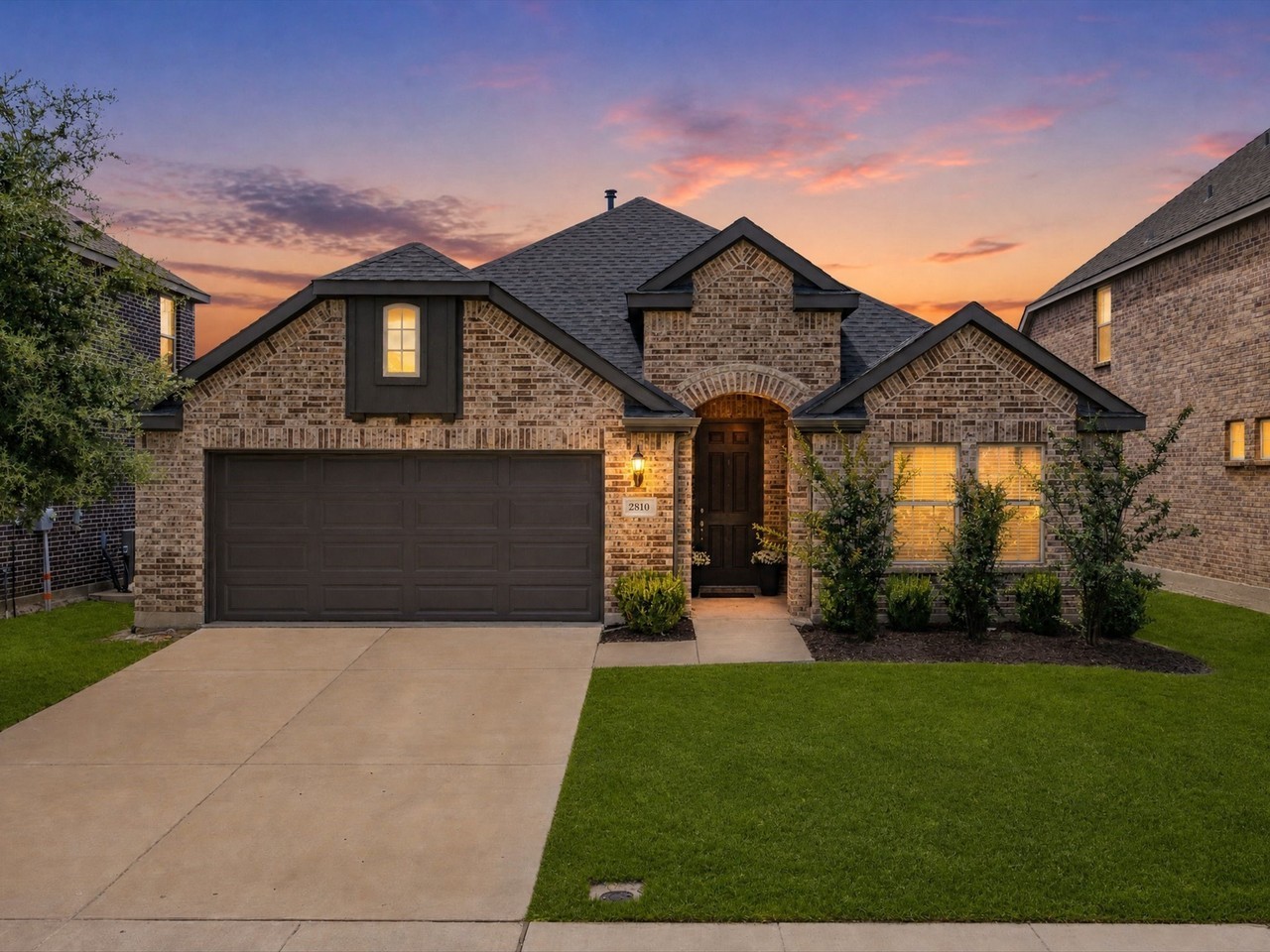2810 Willow Ln - Photo 2 of 40