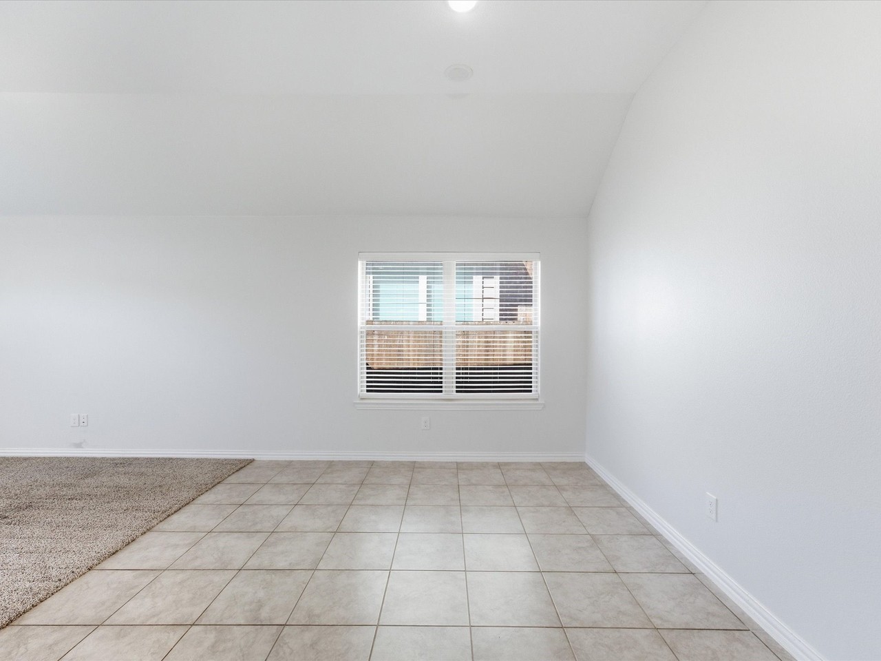 2810 Willow Ln - Photo 7 of 40