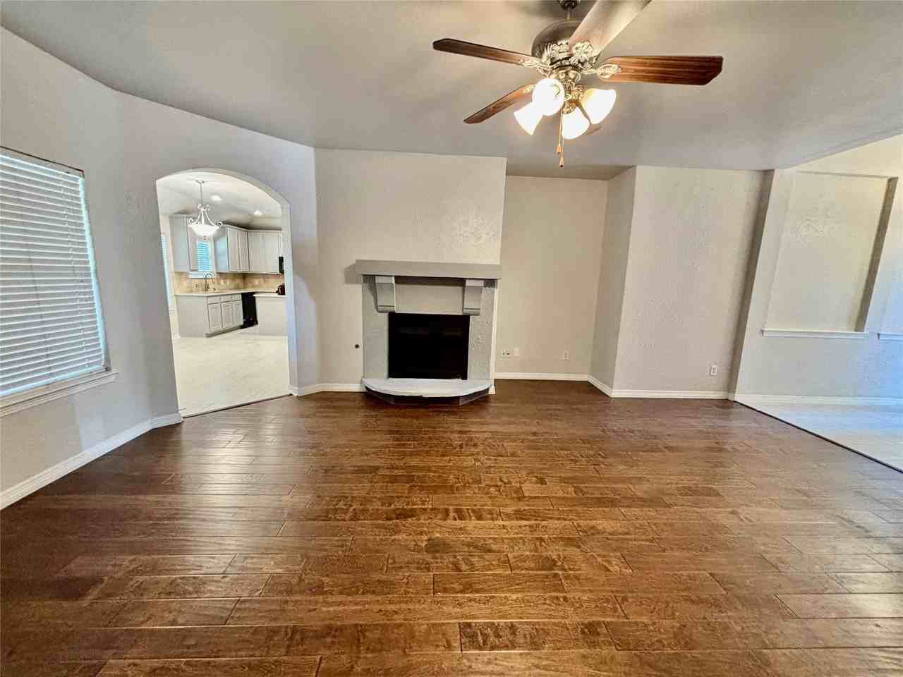 1312 Bateman Ln - Photo 5 of 29