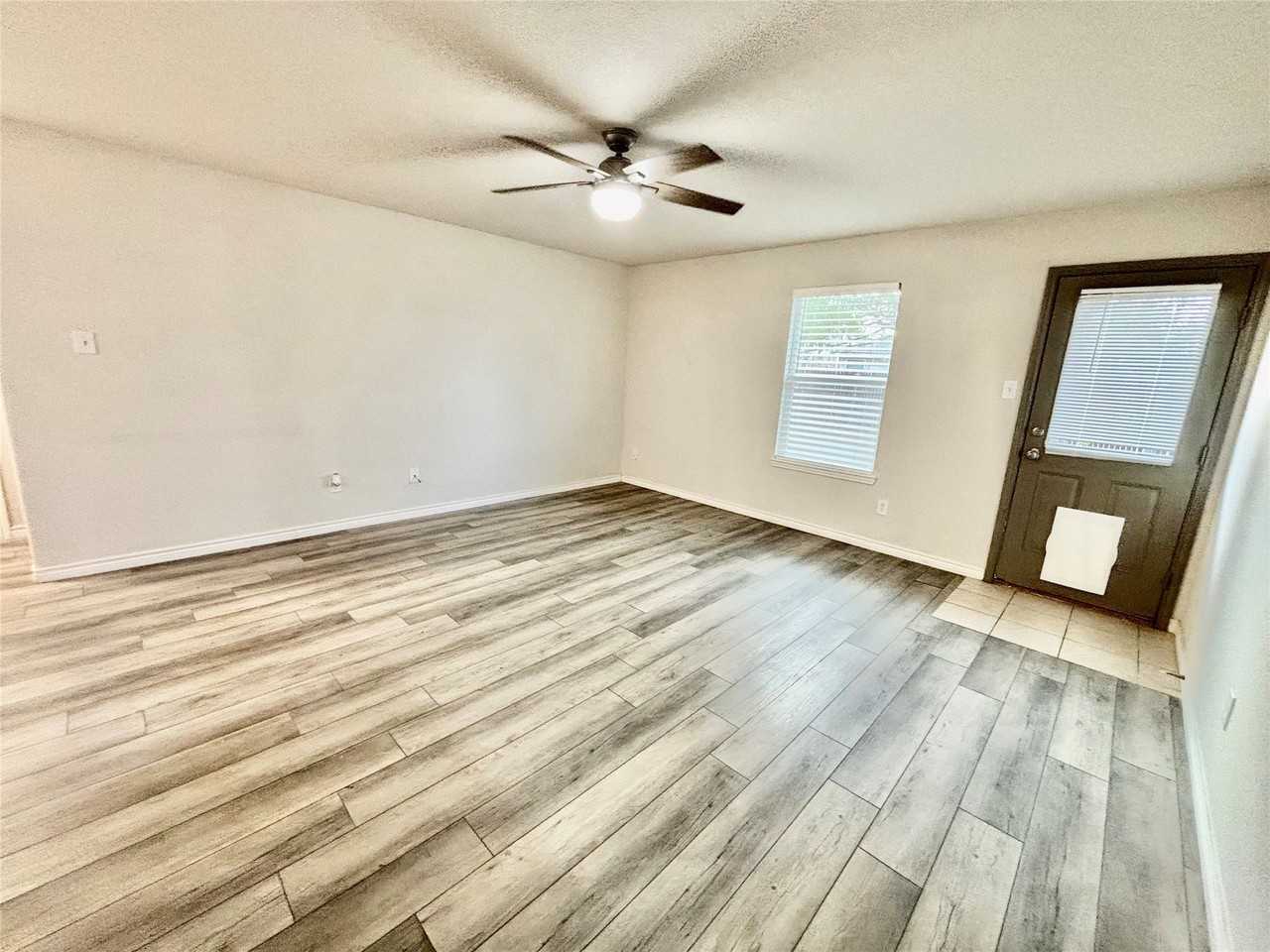 12629 Lost Prairie Dr - Photo 3 of 20