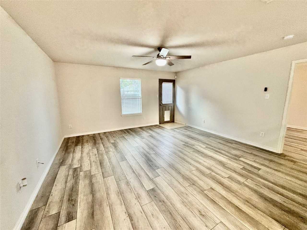 12629 Lost Prairie Dr - Photo 4 of 20
