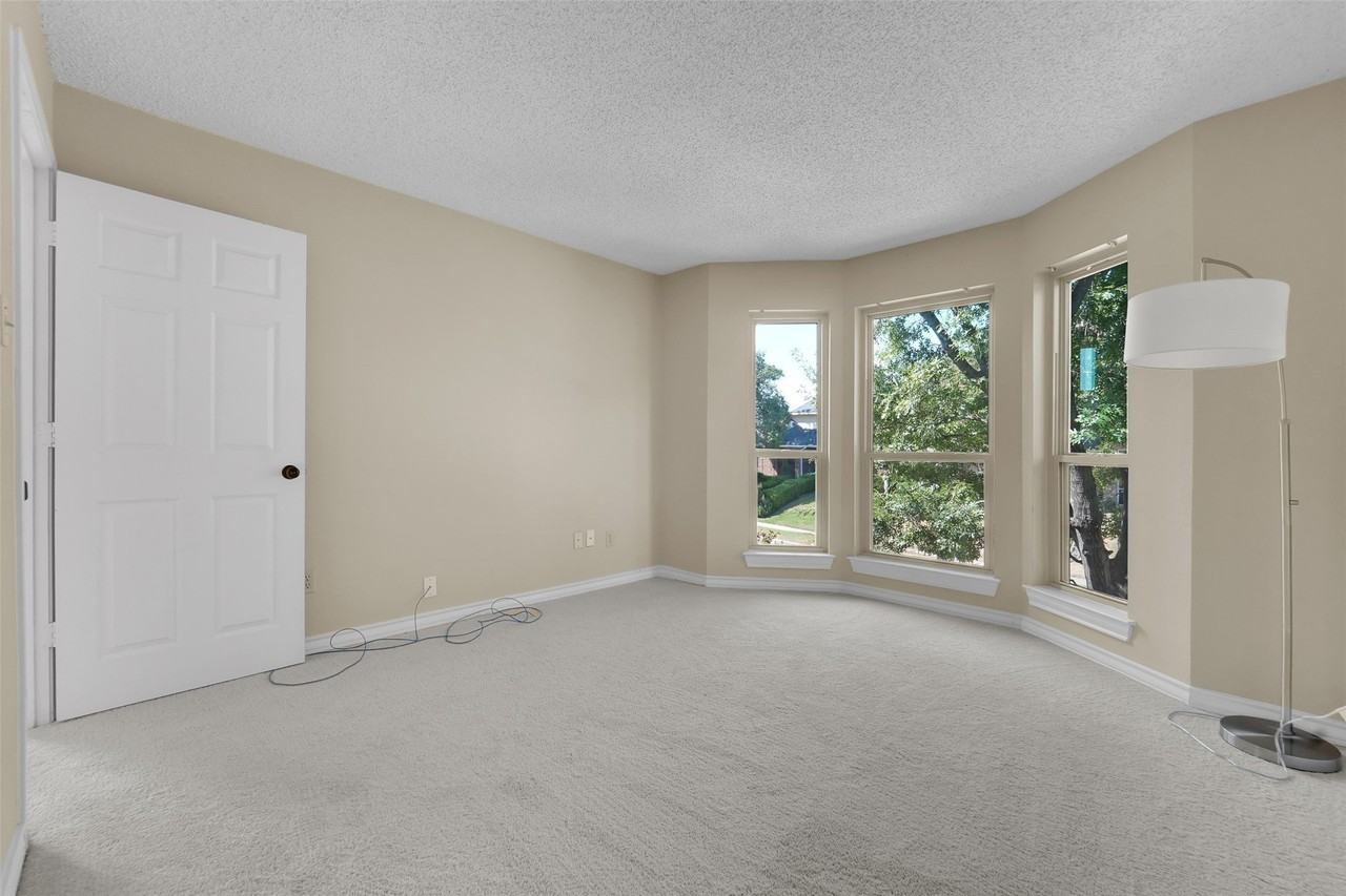 1920 Keystone Dr - Photo 6 of 36