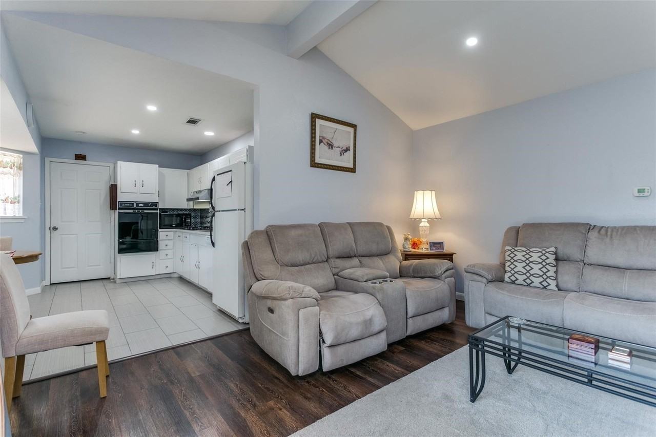 1311 Johns Dr - Photo 5 of 16