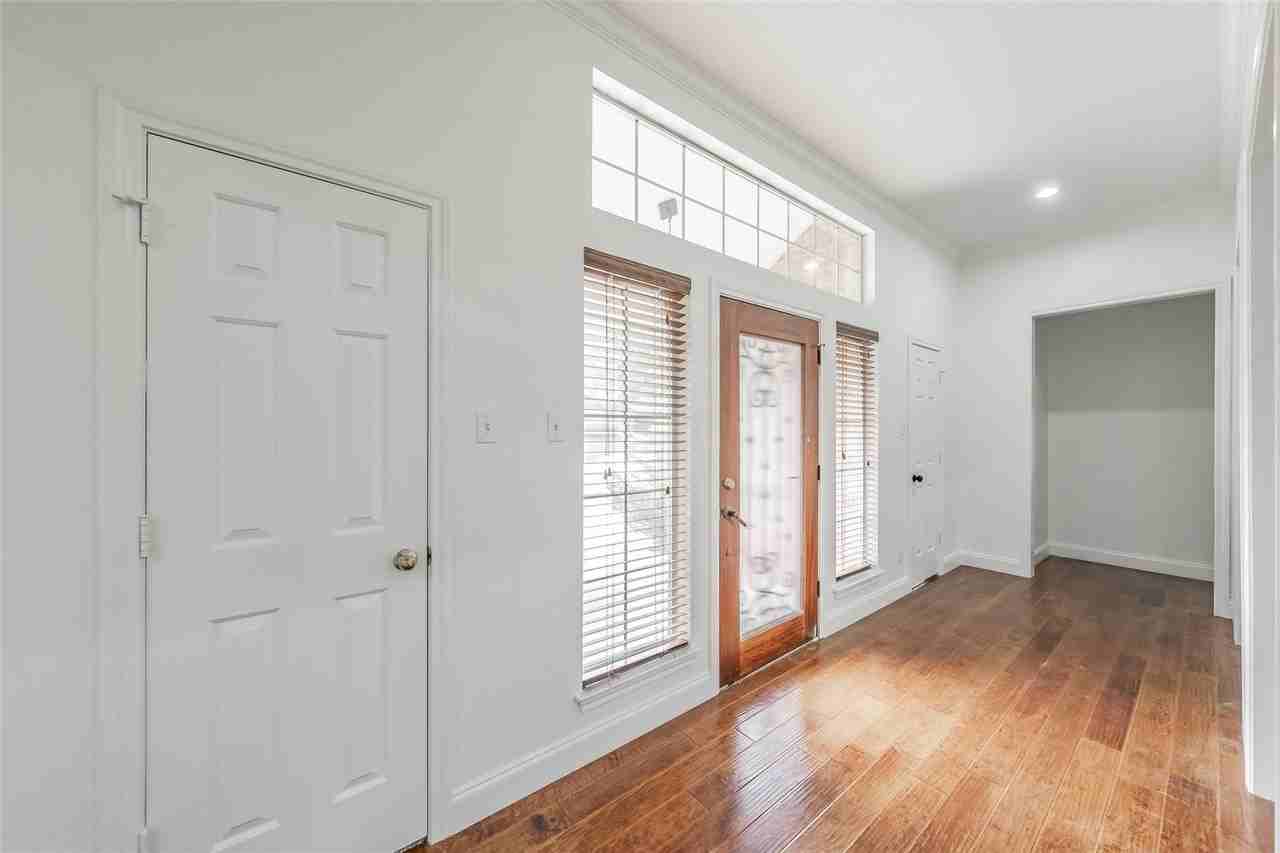816 Havenwood Ln S - Photo 2 of 29