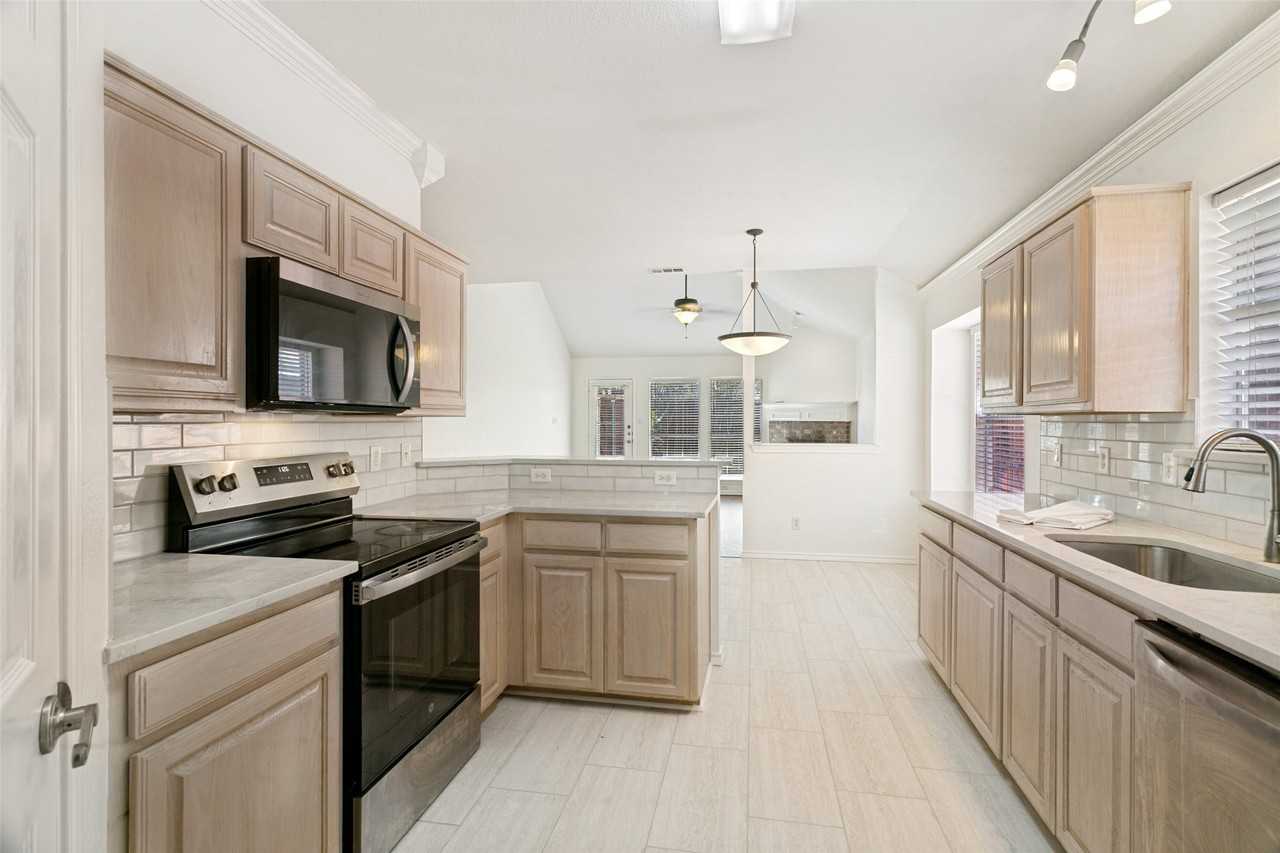 513 Creek Ct - Photo 6 of 12