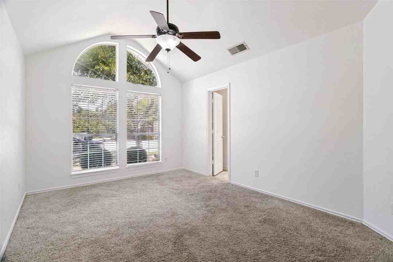 513 Creek Ct - Photo 7 of 12