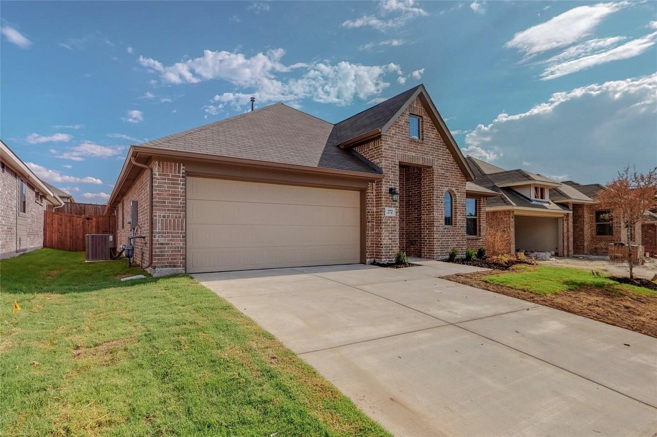 272 Tallgrass Dr - Photo 2 of 32