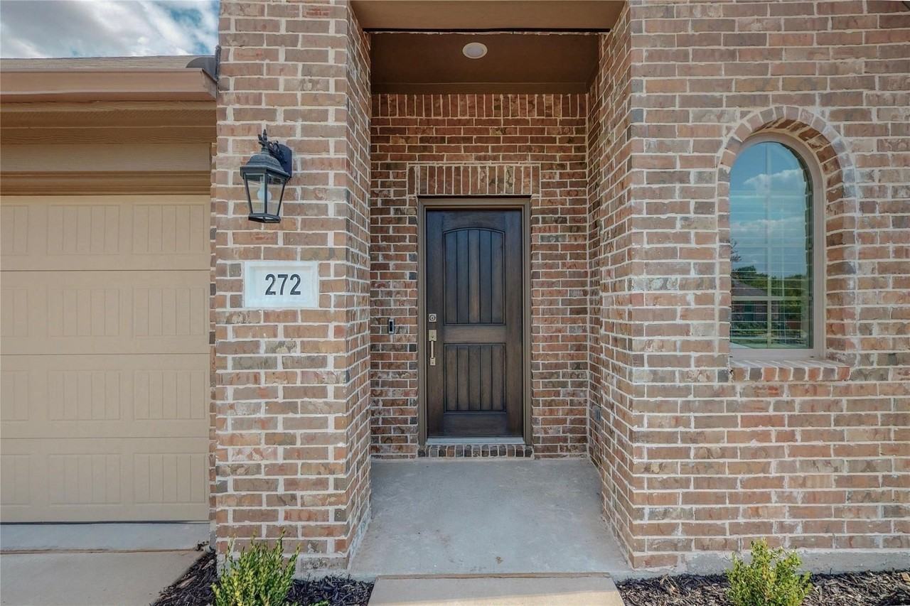 272 Tallgrass Dr - Photo 3 of 32