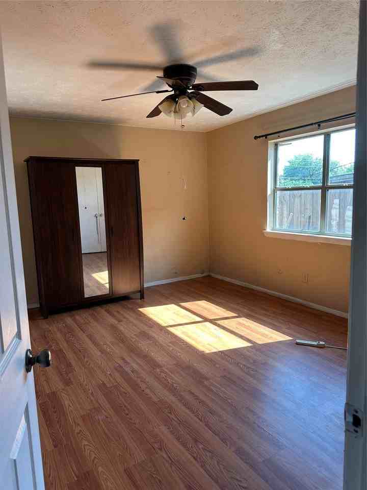 743 Price Dr - Photo 2 of 9