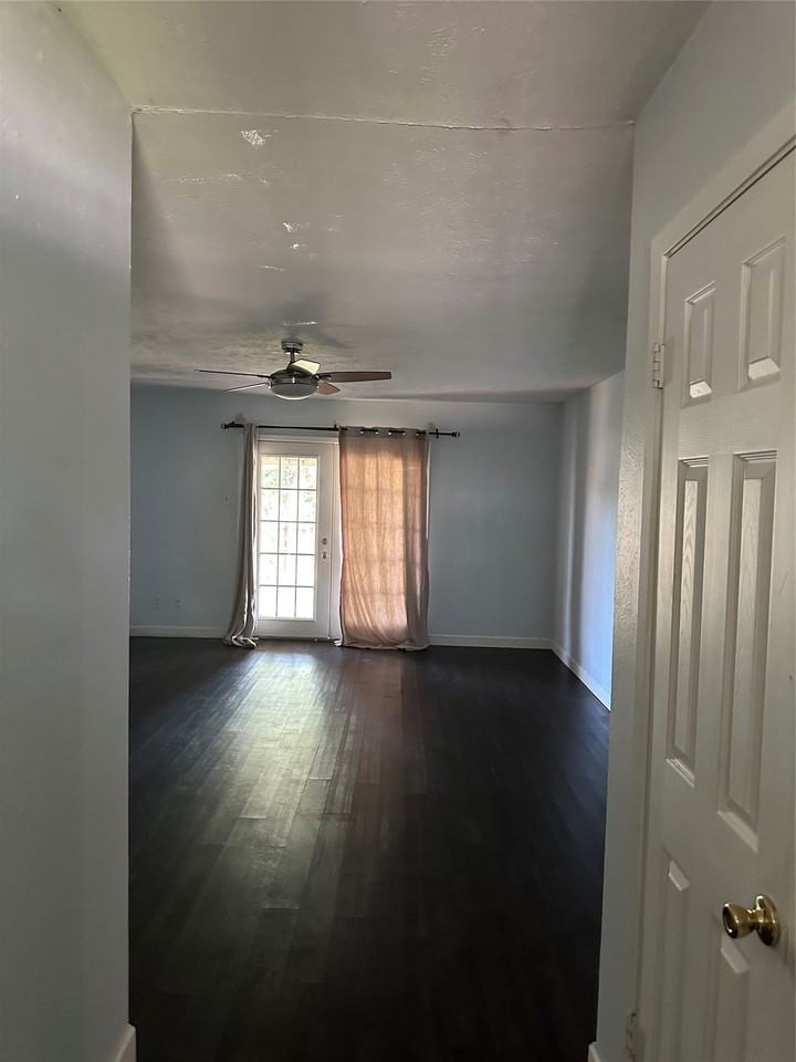 743 Price Dr - Photo 5 of 9