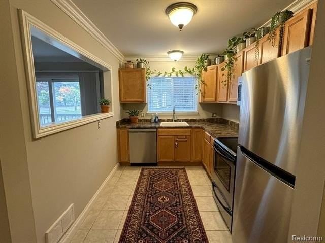 3501 W 14 Mile Rd #11 - Photo 5 of 10