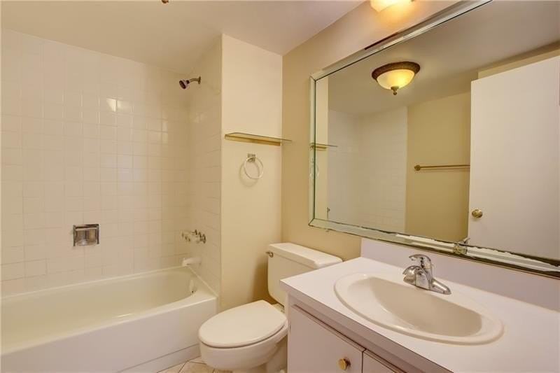 8735 Ramblewood Dr #212 - Photo 5 of 22
