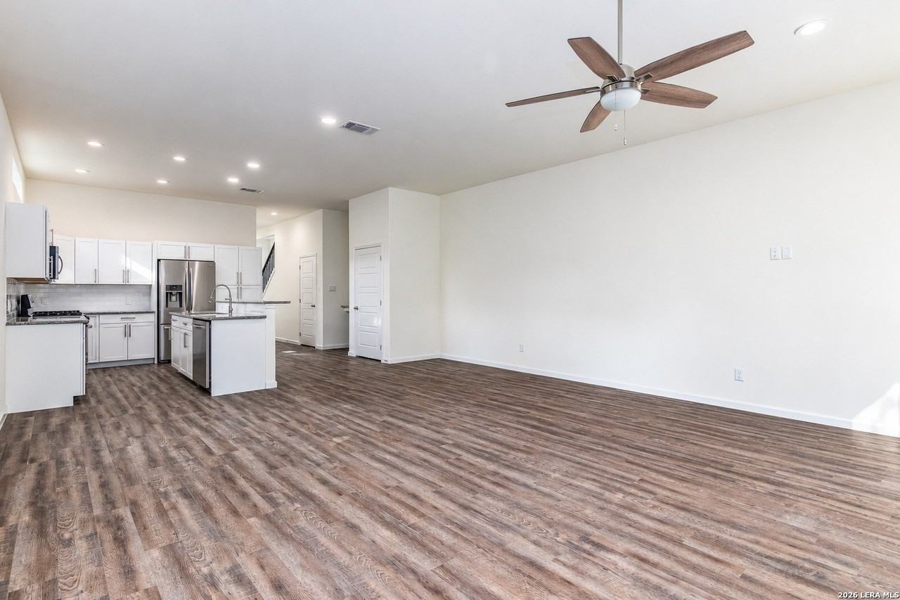 1618 Dakota St #102 - Photo 7 of 26
