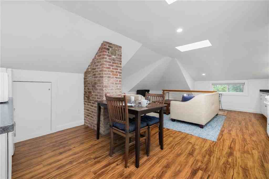 21 Vaughan Ave #2 - Photo 6 of 14