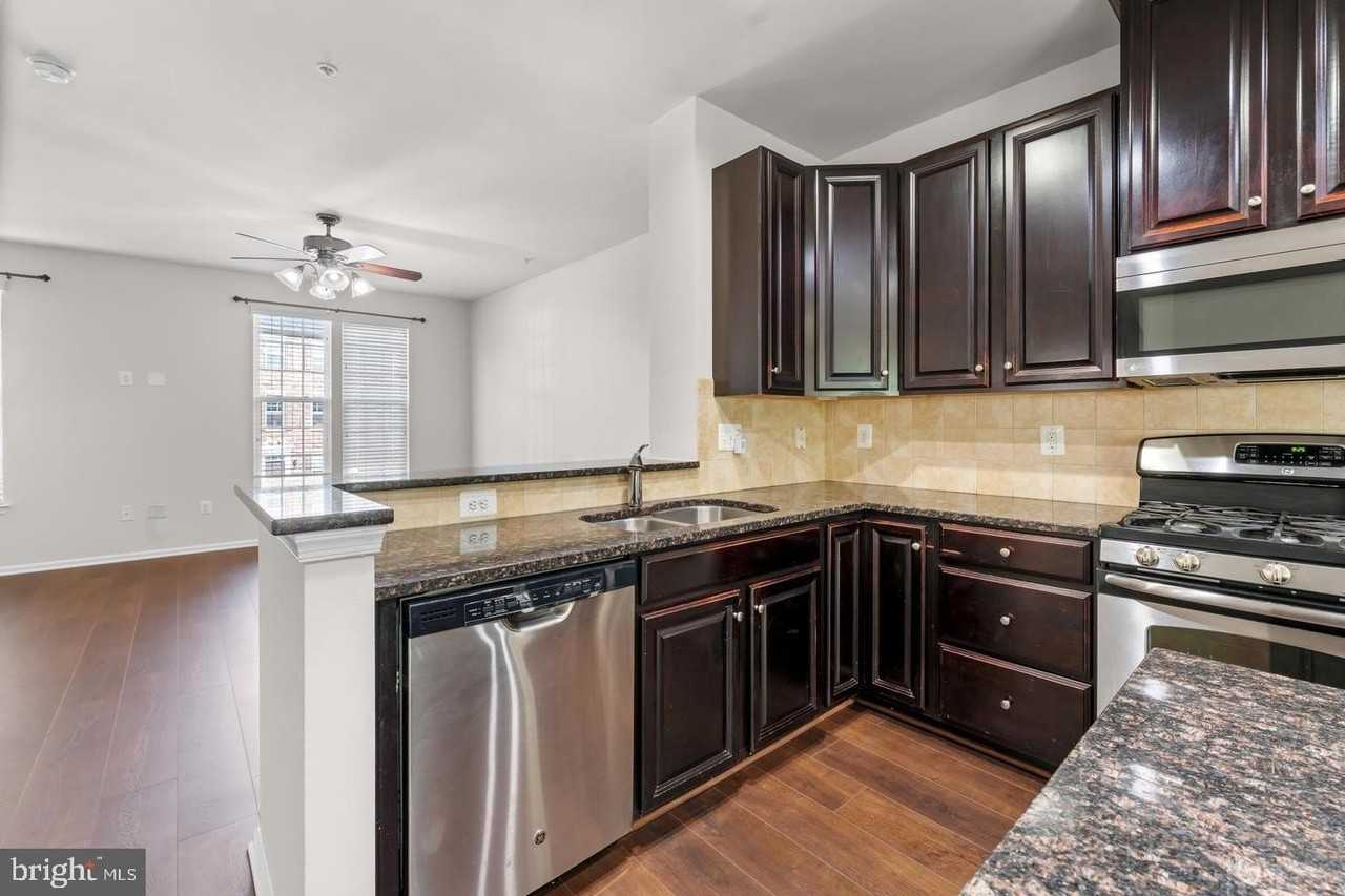 8617 Enoch Pratt Dr - Photo 4 of 37