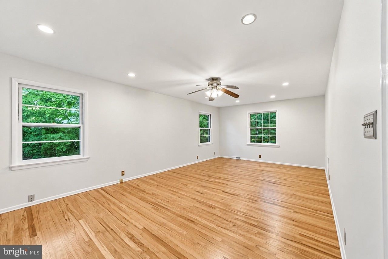 292 Glenn Ave - Photo 4 of 29