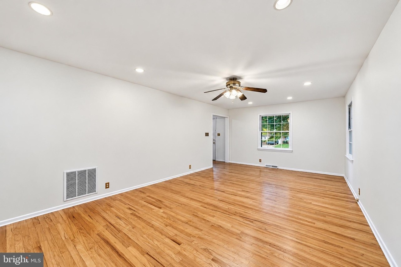292 Glenn Ave - Photo 5 of 29