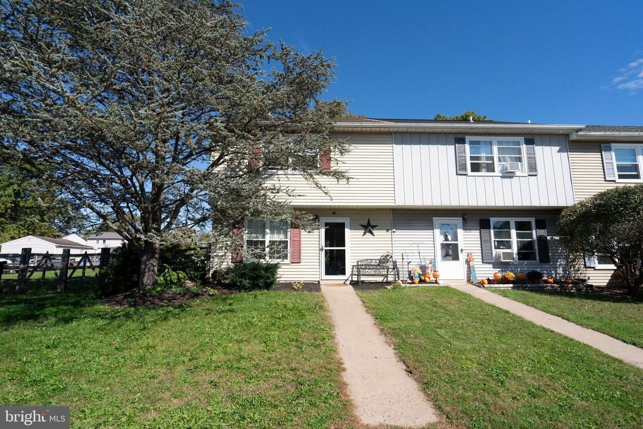 527 Blaker Dr - Photo 4 of 37
