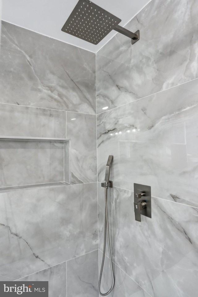 2391 Holly Springs Rd - Photo 5 of 19