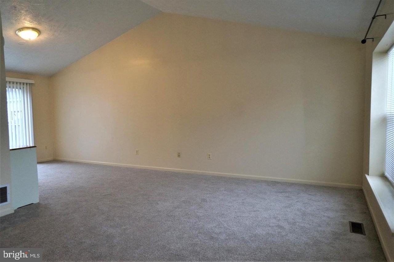 10337 Abbott Rd - Photo 3 of 36