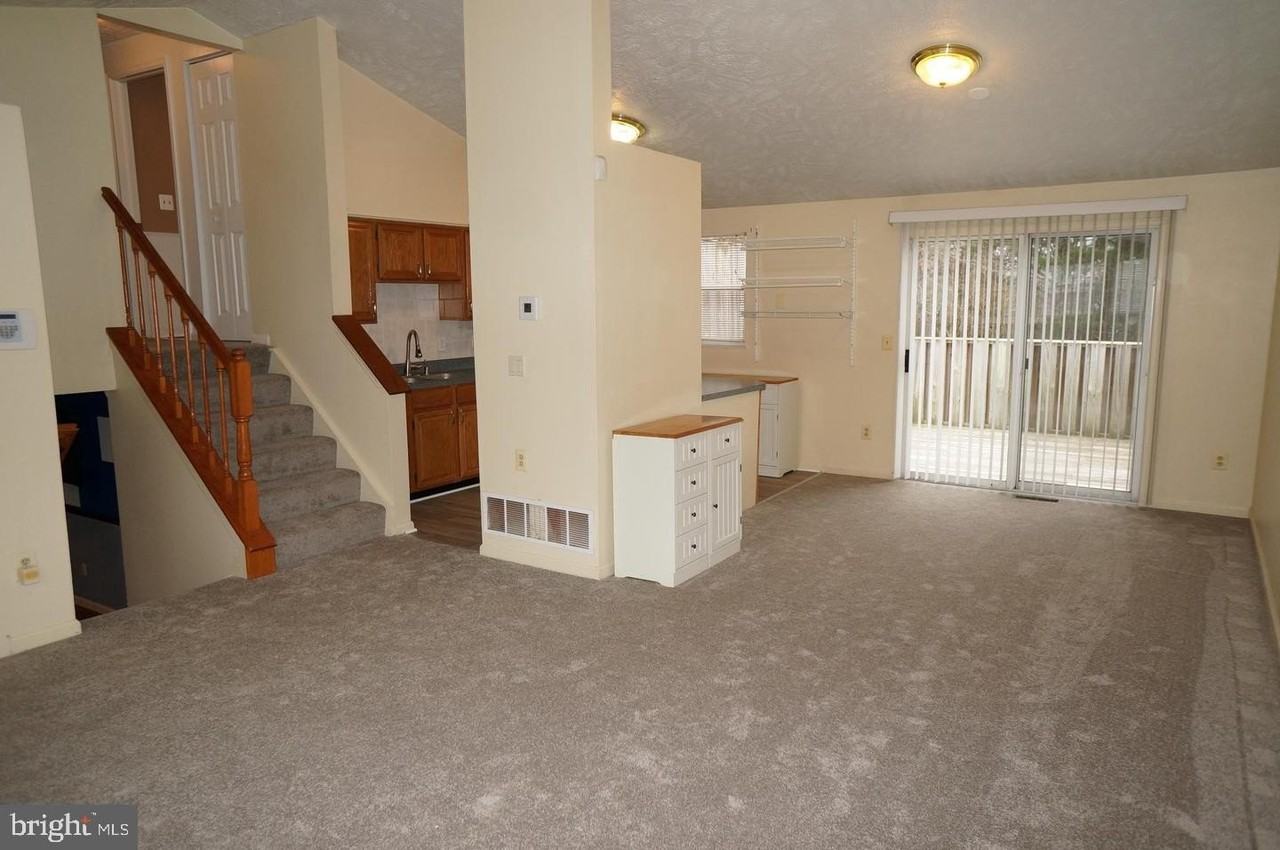 10337 Abbott Rd - Photo 4 of 36