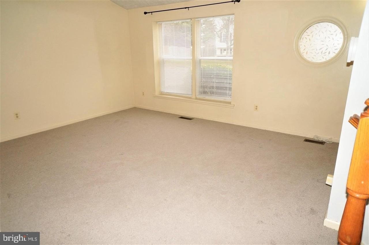 10337 Abbott Rd - Photo 6 of 36