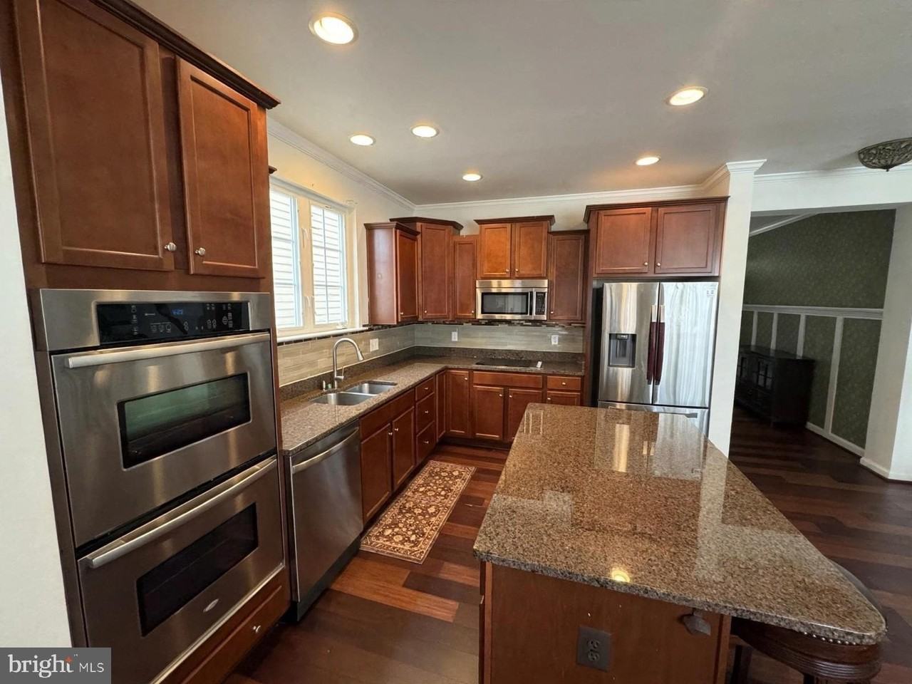 8707 Raleigh Mews - Photo 3 of 19