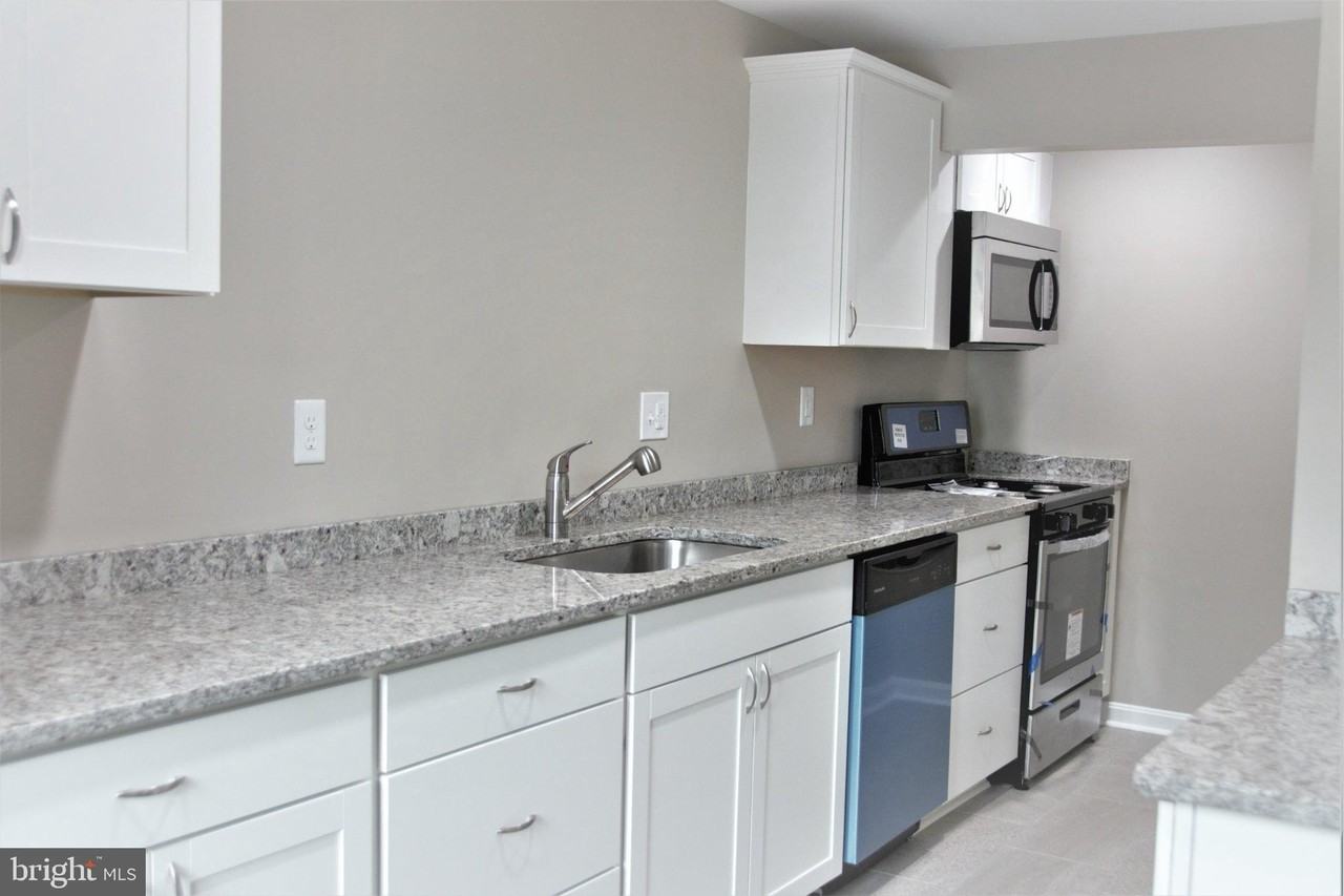 13201 Putnam Cir - Photo 5 of 18