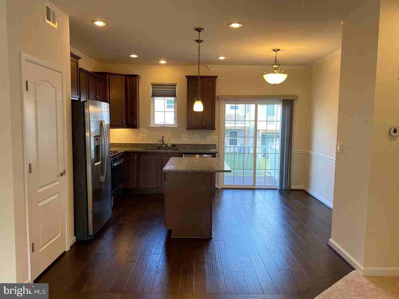 205 Tree Line Dr - Photo 3 of 24