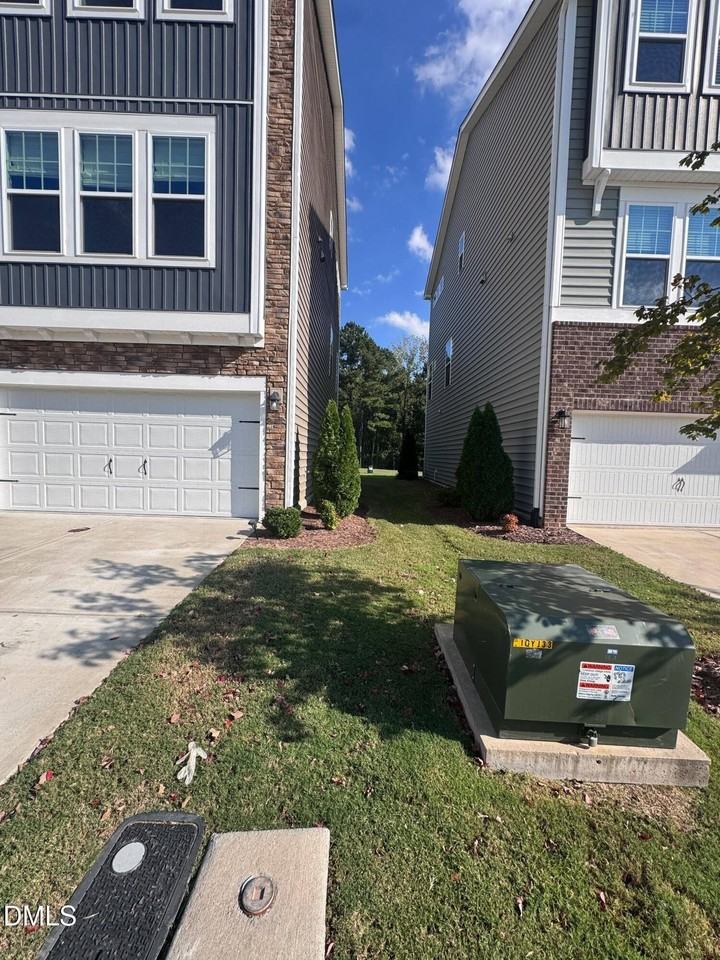 1131 Falling Rock Pl - Photo 2 of 44