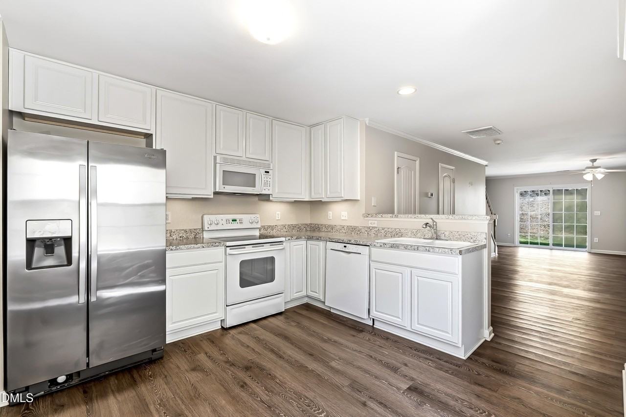 2607 Hamlet Green Dr - Photo 5 of 22