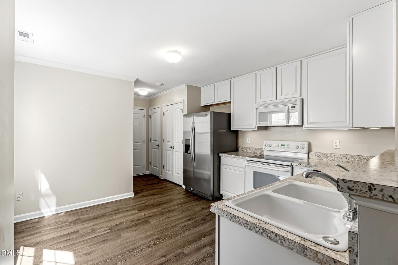 2607 Hamlet Green Dr - Photo 6 of 22