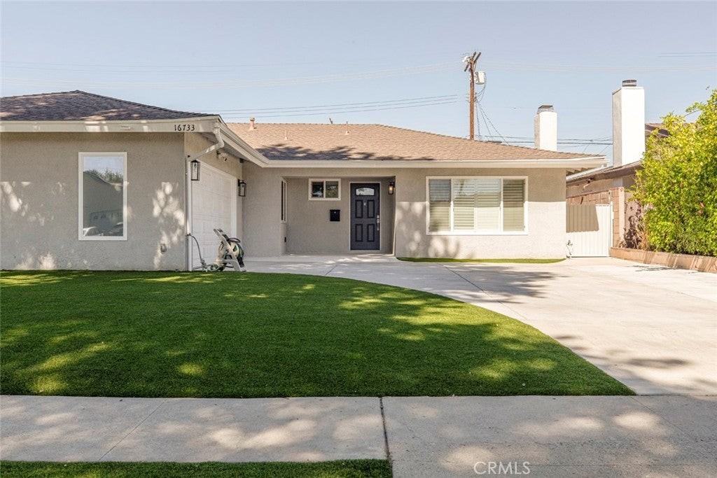 16733 Sunburst St - Photo 2 of 37