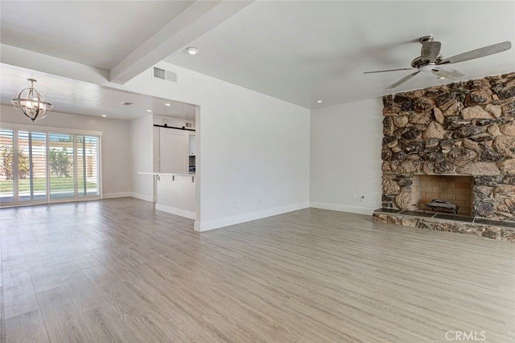 16733 Sunburst St - Photo 4 of 37