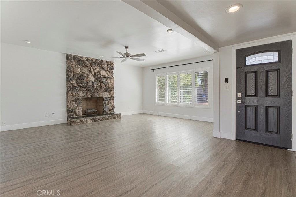 16733 Sunburst St - Photo 5 of 37