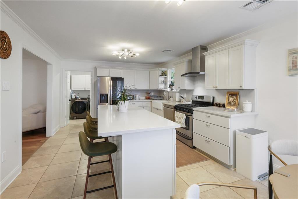 4420 Taft Park - Photo 3 of 20