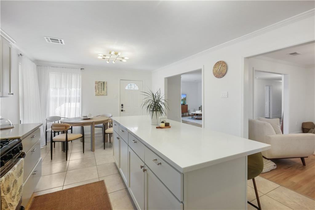 4420 Taft Park - Photo 4 of 20