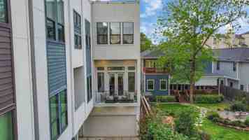 featured image of 1705 Dunlavy St Apt A #Apt A