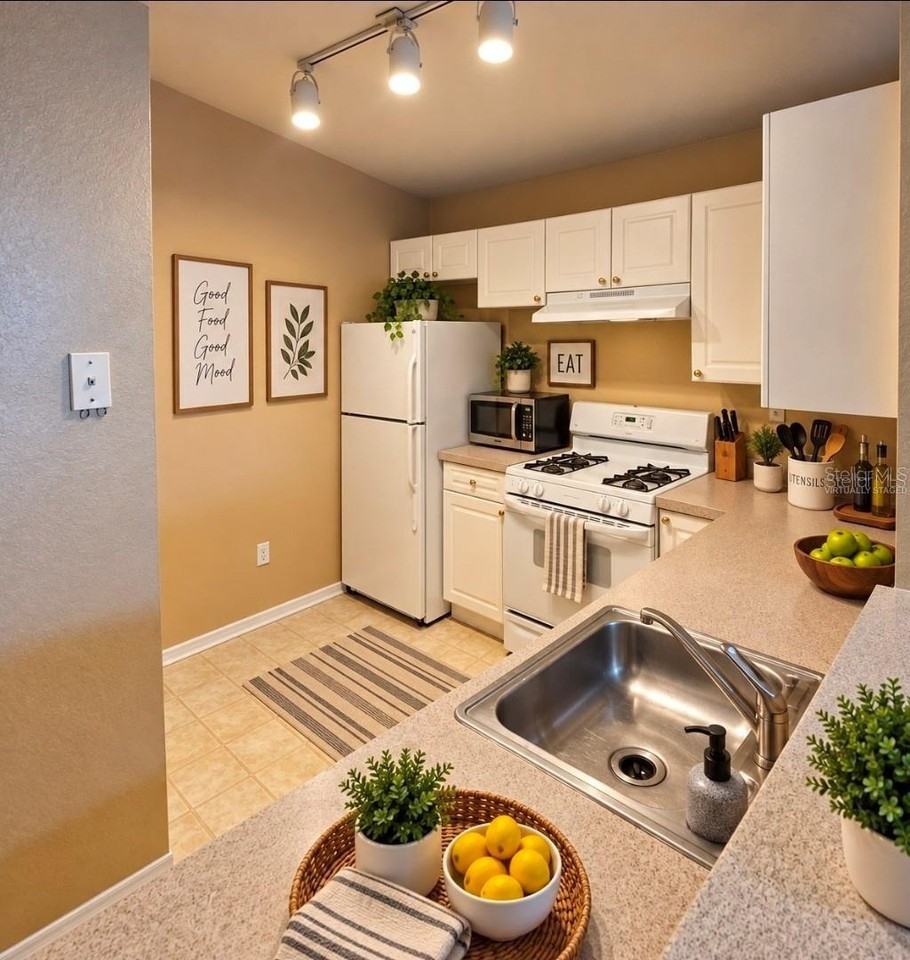 3307 S Kirkman Rd - Photo 4 of 15