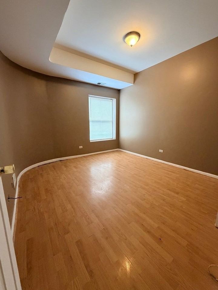 1940 E 72nd Pl - Photo 5 of 8
