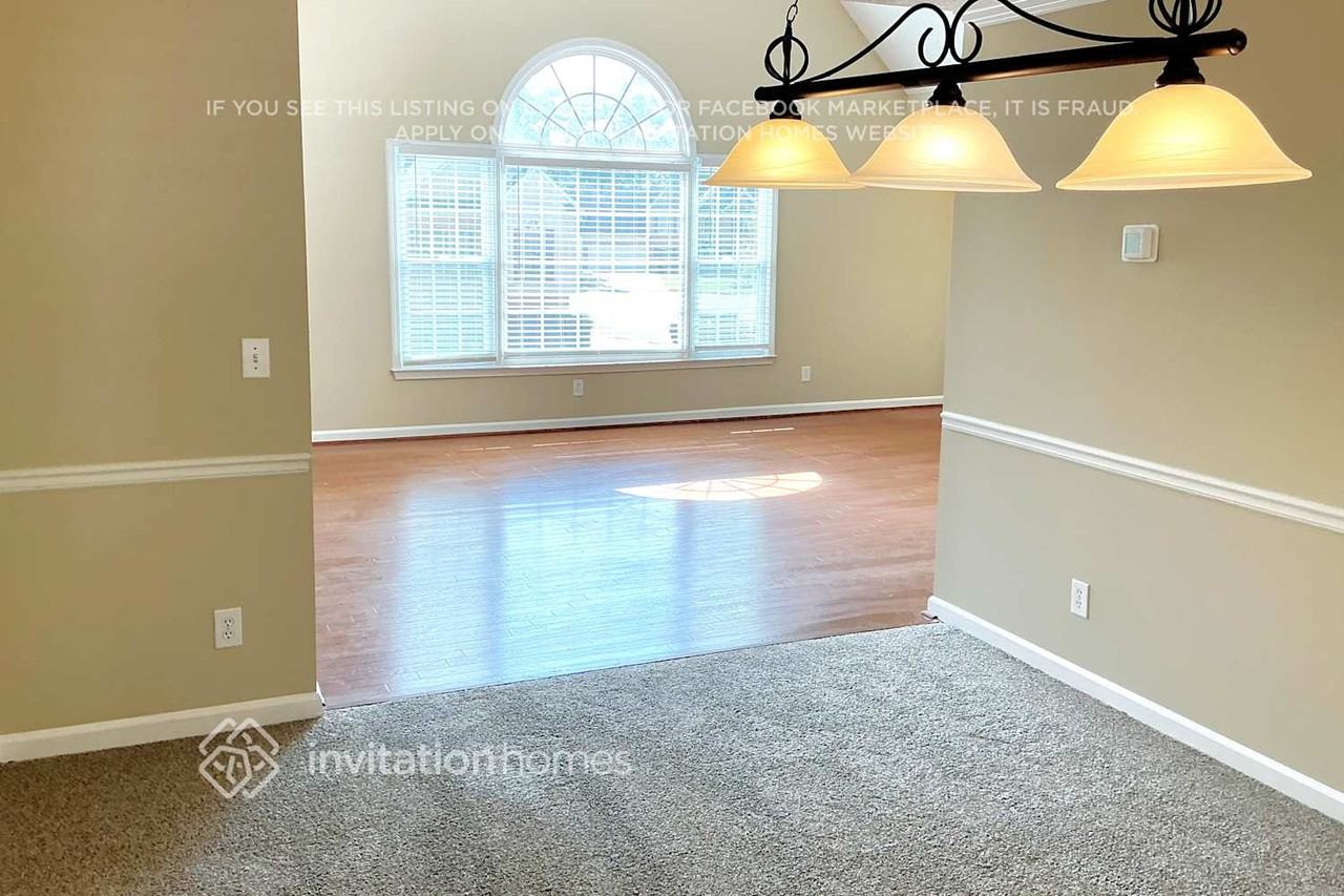 1778 Ascot Run Nw - Photo 3 of 14